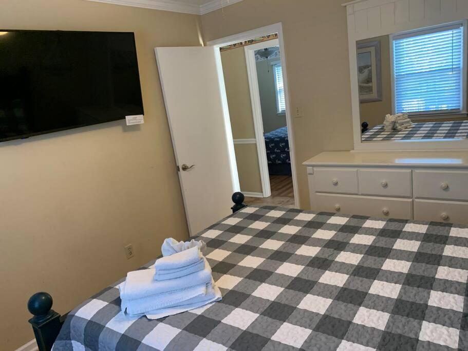 Beach Breeze 3, Pet Friendly, Walking Distance To Atlantic Ocean Free Parking Миртл-Бич Экстерьер фото